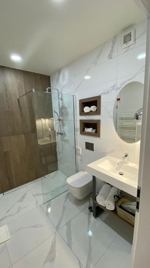 Aparthotel Nox Cluj-Napoca Esterno foto