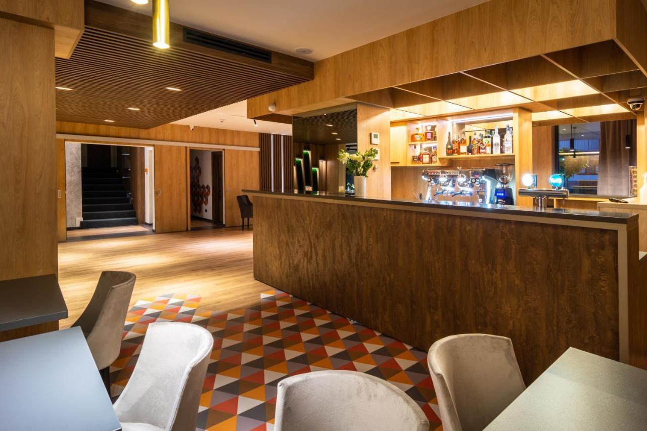 Aparthotel Nox Cluj-Napoca Esterno foto