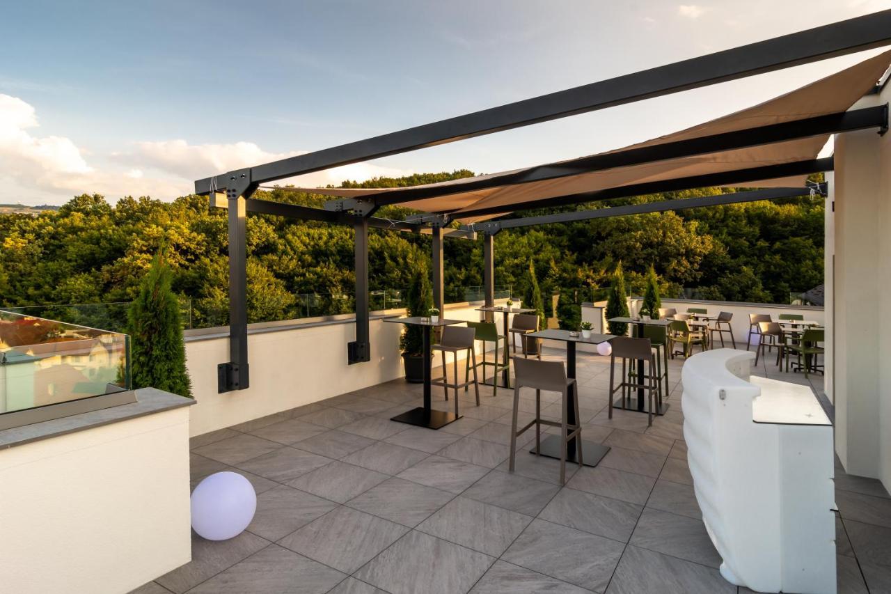 Aparthotel Nox Cluj-Napoca Esterno foto