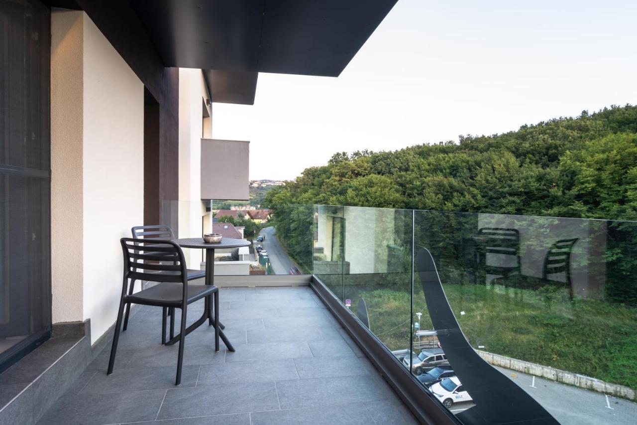 Aparthotel Nox Cluj-Napoca Esterno foto