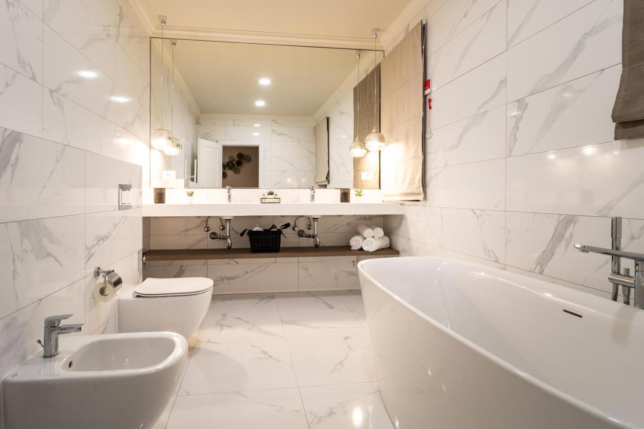 Aparthotel Nox Cluj-Napoca Esterno foto